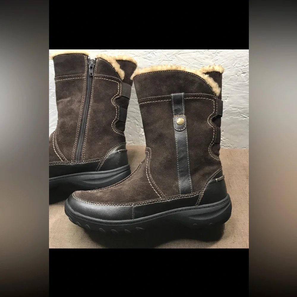 Clarks Andes Fortune Women's Boots Brown Suede Side Zip Fleece Lined Size 7W